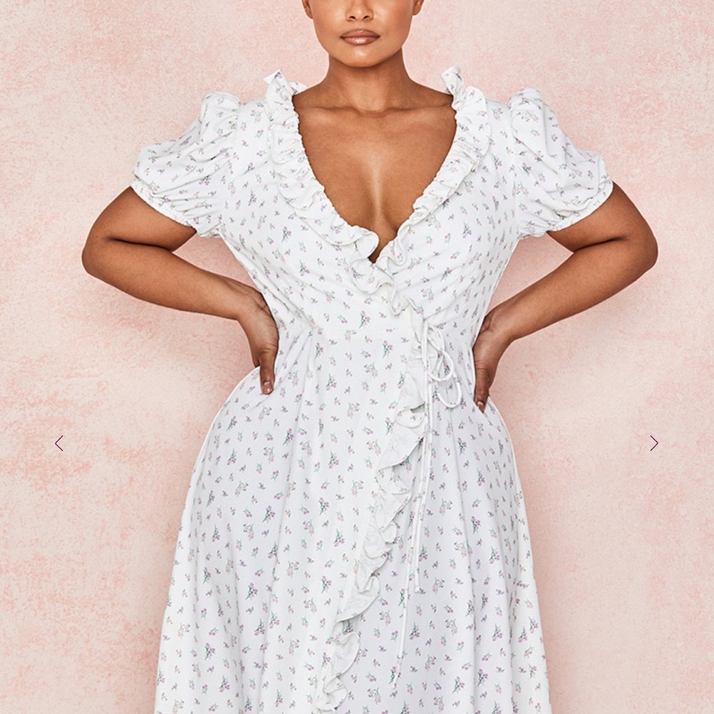 Elegant White Floral Dress Lina House of CB Small - Picture 6 of 12
